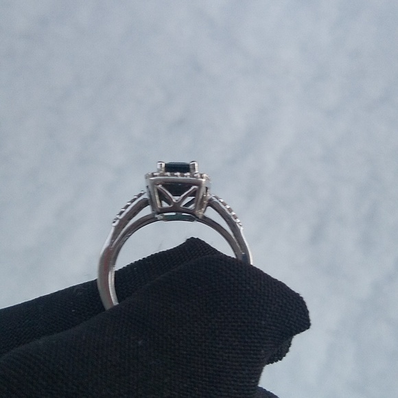 Sapphire and Diamond ring 14K - Picture 2 of 7